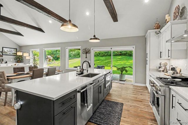 4112 Prairie Rose Drive, Howell, MI 48843