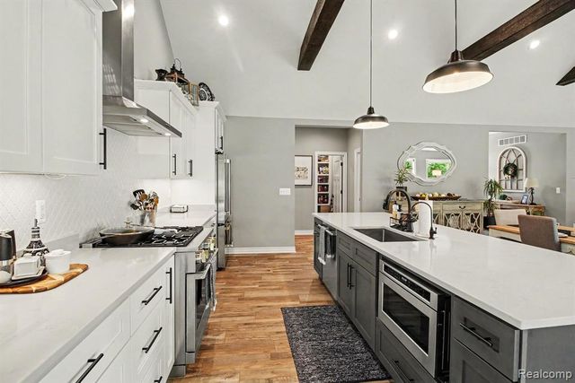 4112 Prairie Rose Drive, Howell, MI 48843