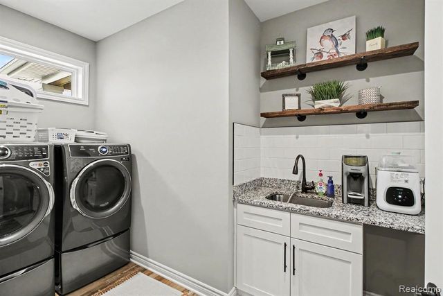 4112 Prairie Rose Drive, Howell, MI 48843