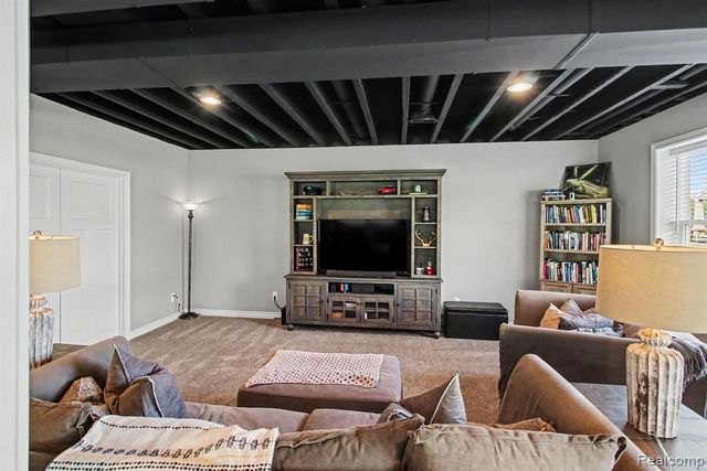 4112 Prairie Rose Drive, Howell, MI 48843