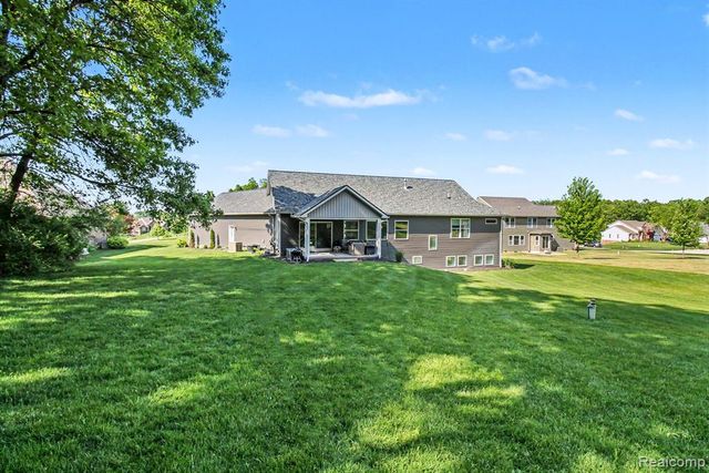 4112 Prairie Rose Drive, Howell, MI 48843