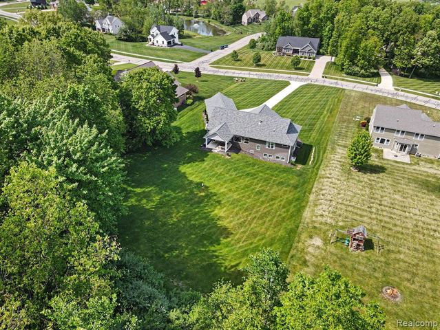 4112 Prairie Rose Drive, Howell, MI 48843