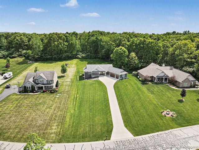 4112 Prairie Rose Drive, Howell, MI 48843