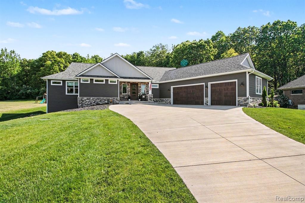 4112 Prairie Rose Drive, Howell, MI 48843