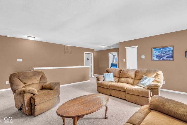 11417 N Meadowbend Drive, Monrovia, IN 46157