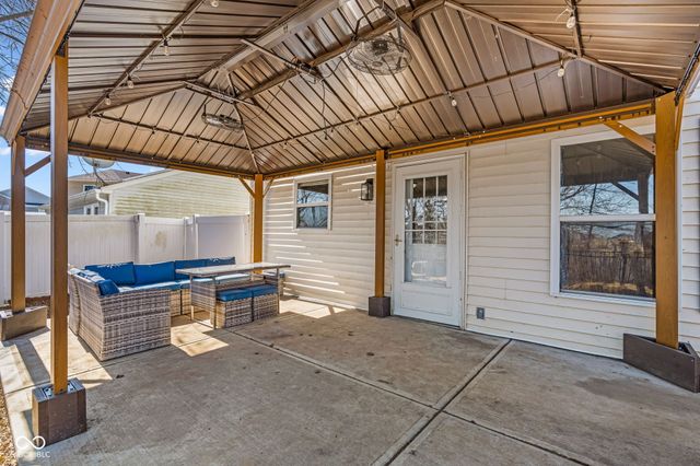 11417 N Meadowbend Drive, Monrovia, IN 46157