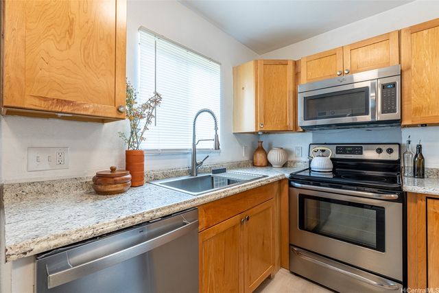 91-1143 Kamaaha Loop 17B, Kapolei, HI 96707