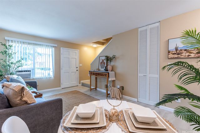 91-1143 Kamaaha Loop 17B, Kapolei, HI 96707