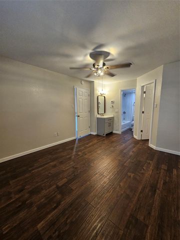 15534 Zabolio Drive 123, Houston, TX 77598