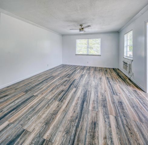 216 S Ocean Breeze Upstairs, Lake Worth Beach, FL 33460