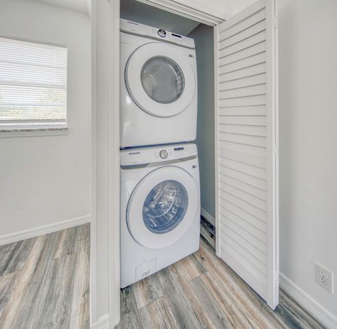 216 S Ocean Breeze Upstairs, Lake Worth Beach, FL 33460