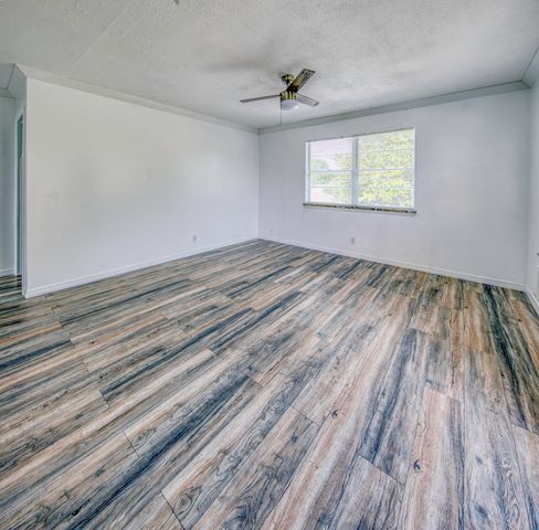 216 S Ocean Breeze Upstairs, Lake Worth Beach, FL 33460
