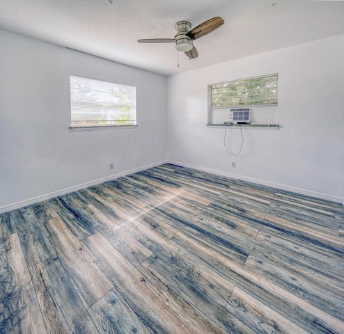 216 S Ocean Breeze Upstairs, Lake Worth Beach, FL 33460