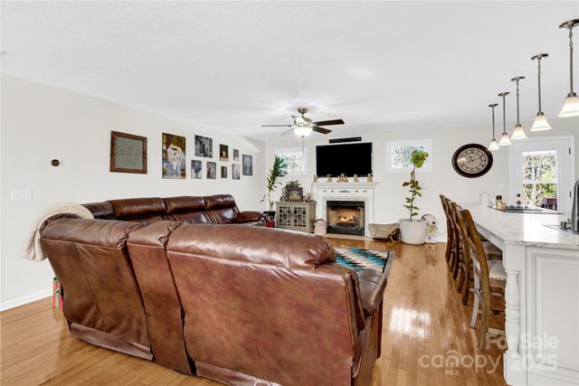 1659 Buffett Circle, Hickory, NC 28602