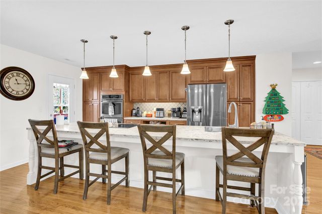 1659 Buffett Circle, Hickory, NC 28602