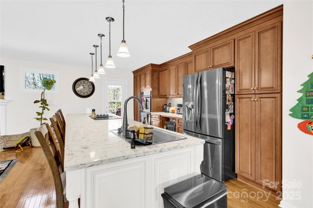 1659 Buffett Circle, Hickory, NC 28602