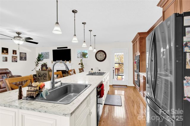 1659 Buffett Circle, Hickory, NC 28602