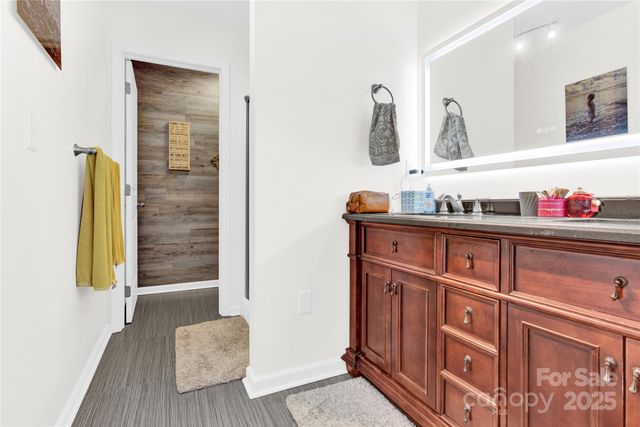 1659 Buffett Circle, Hickory, NC 28602