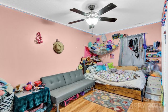 1659 Buffett Circle, Hickory, NC 28602