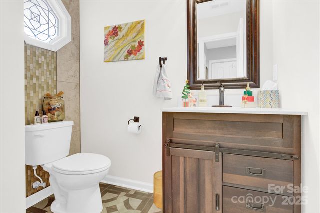 1659 Buffett Circle, Hickory, NC 28602