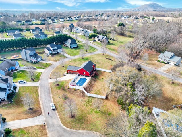 1659 Buffett Circle, Hickory, NC 28602