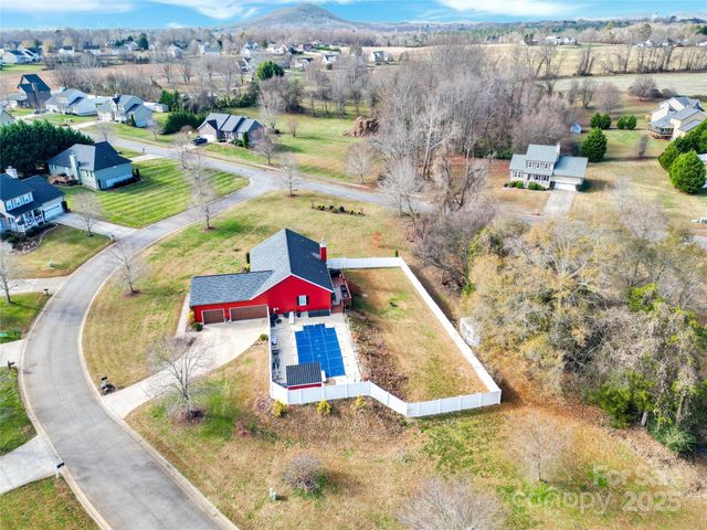 1659 Buffett Circle, Hickory, NC 28602