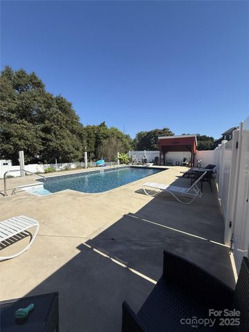 1659 Buffett Circle, Hickory, NC 28602