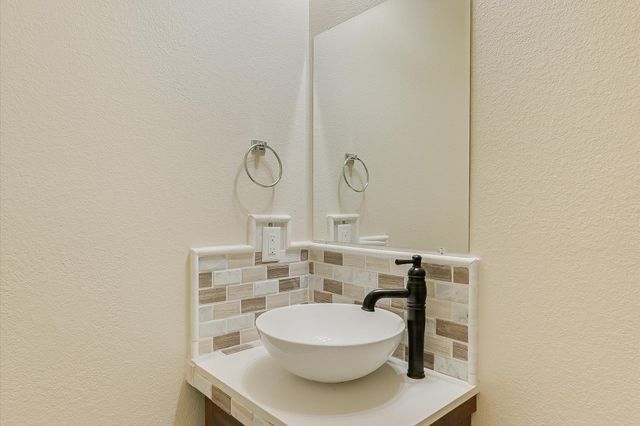 151 Diamondback CV, Buda, TX 78610