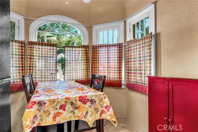 2000 W 80th, Los Angeles, CA 90047