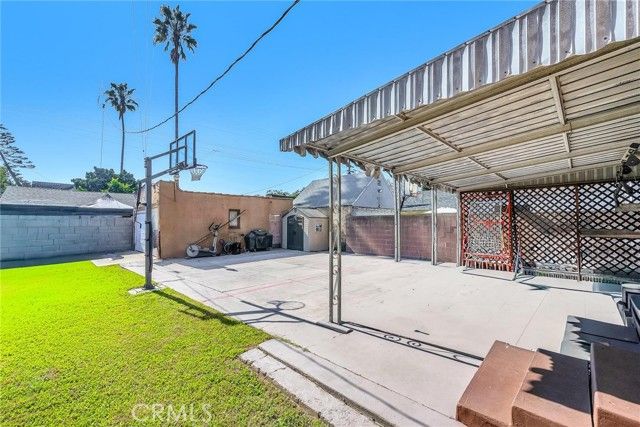2000 W 80th, Los Angeles, CA 90047