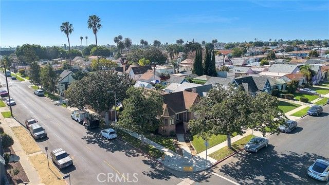 2000 W 80th, Los Angeles, CA 90047