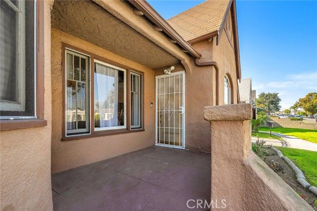 2000 W 80th, Los Angeles, CA 90047