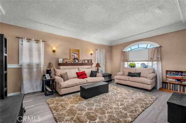 2000 W 80th, Los Angeles, CA 90047