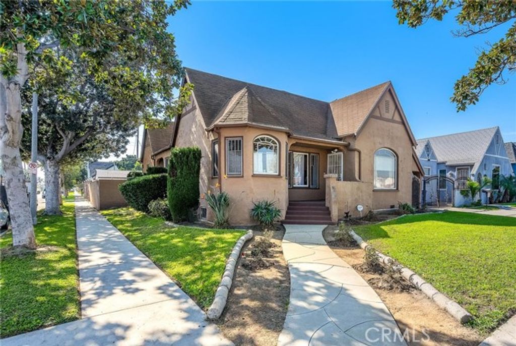 2000 W 80th, Los Angeles, CA 90047