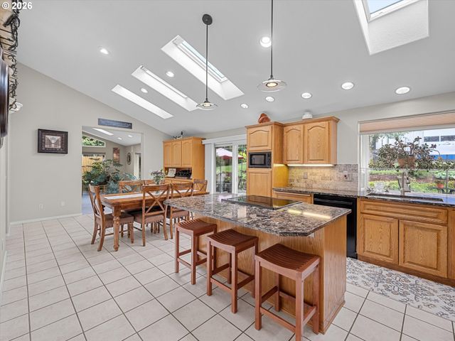 19410 S FISCHERS MILL Rd, Oregon City, OR 97045
