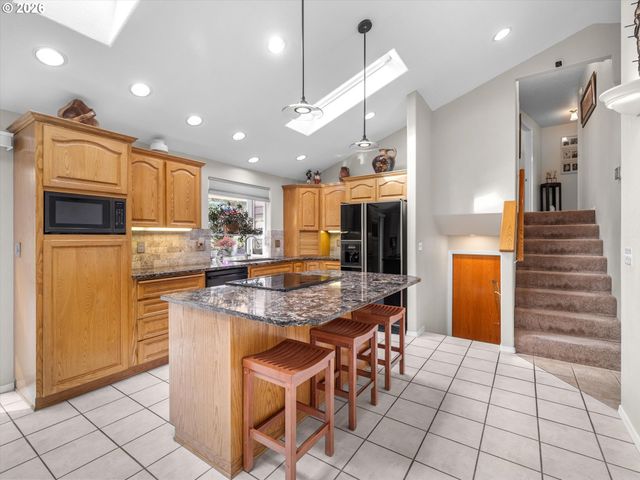 19410 S FISCHERS MILL Rd, Oregon City, OR 97045