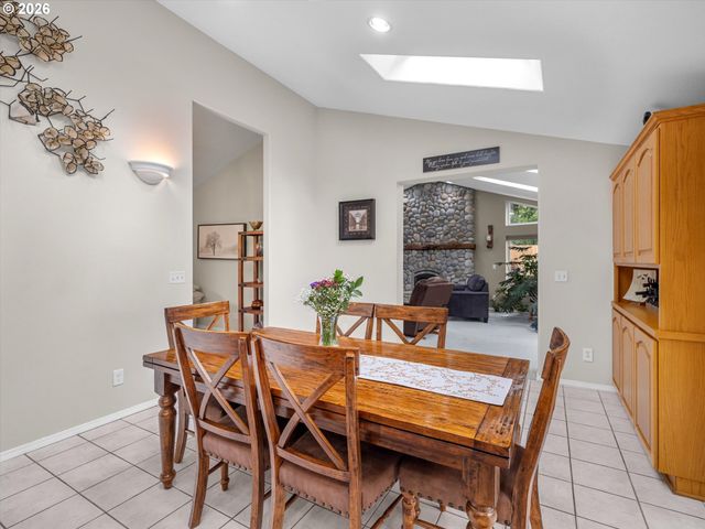 19410 S FISCHERS MILL Rd, Oregon City, OR 97045