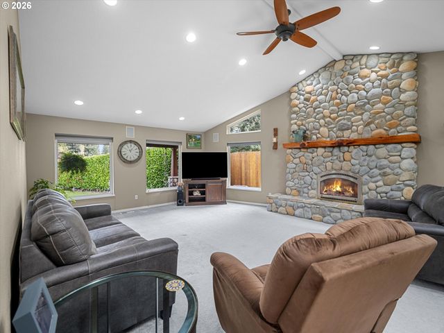 19410 S FISCHERS MILL Rd, Oregon City, OR 97045