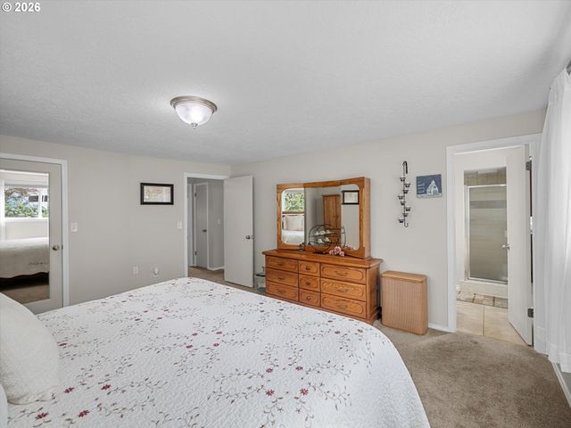 19410 S FISCHERS MILL Rd, Oregon City, OR 97045