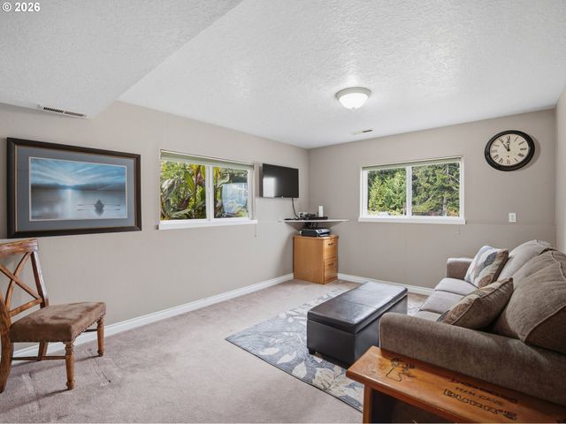 19410 S FISCHERS MILL Rd, Oregon City, OR 97045