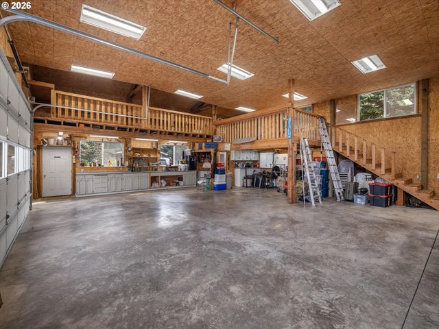 19410 S FISCHERS MILL Rd, Oregon City, OR 97045
