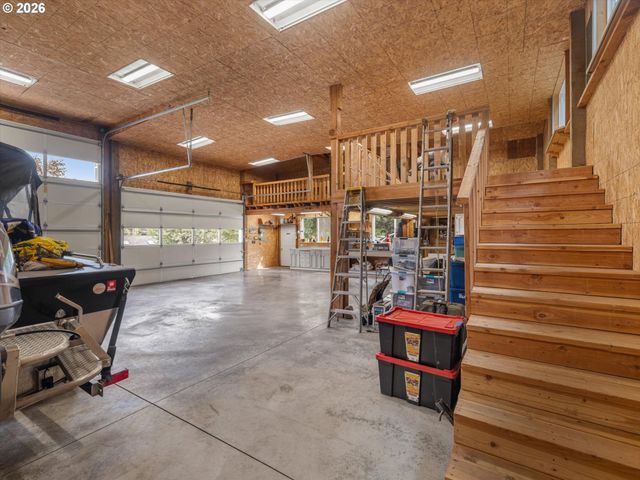 19410 S FISCHERS MILL Rd, Oregon City, OR 97045