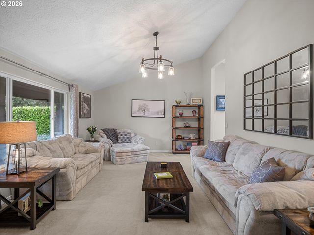 19410 S FISCHERS MILL Rd, Oregon City, OR 97045