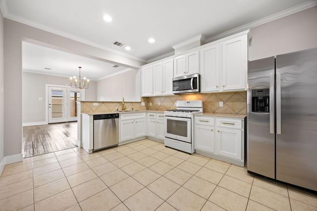 12119 Medina Lake Drive, Tomball, TX 77377