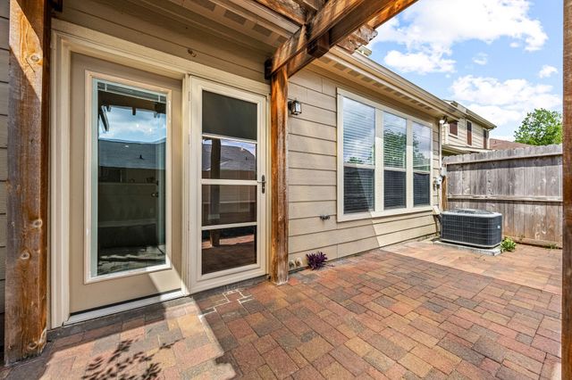 12119 Medina Lake Drive, Tomball, TX 77377