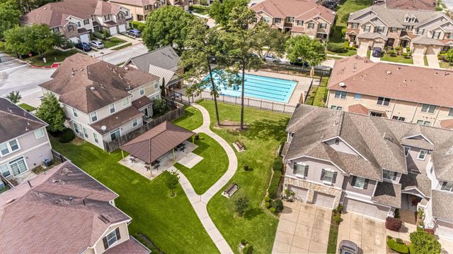 12119 Medina Lake Drive, Tomball, TX 77377