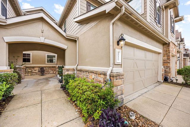 12119 Medina Lake Drive, Tomball, TX 77377