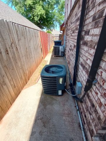 11209 Cimarron Drive, Oklahoma City, OK 73162