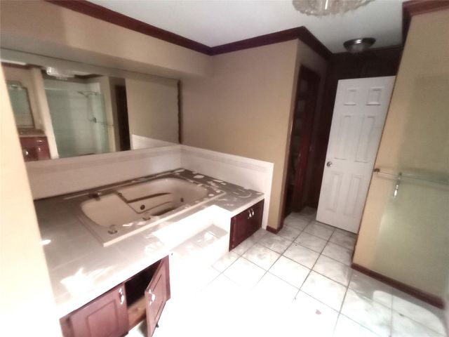 11209 Cimarron Drive, Oklahoma City, OK 73162