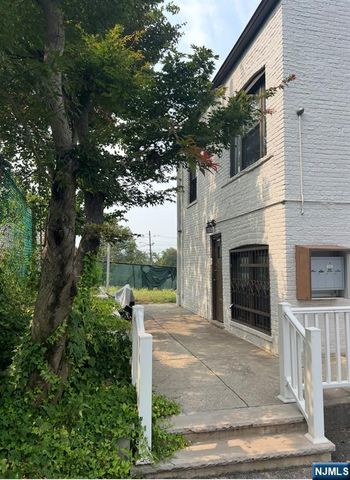 432 Broad Avenue, Ridgefield, NJ 07657